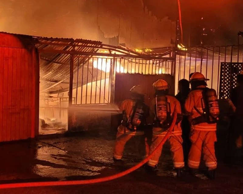 Incendio Estructural - Calle Venezuela